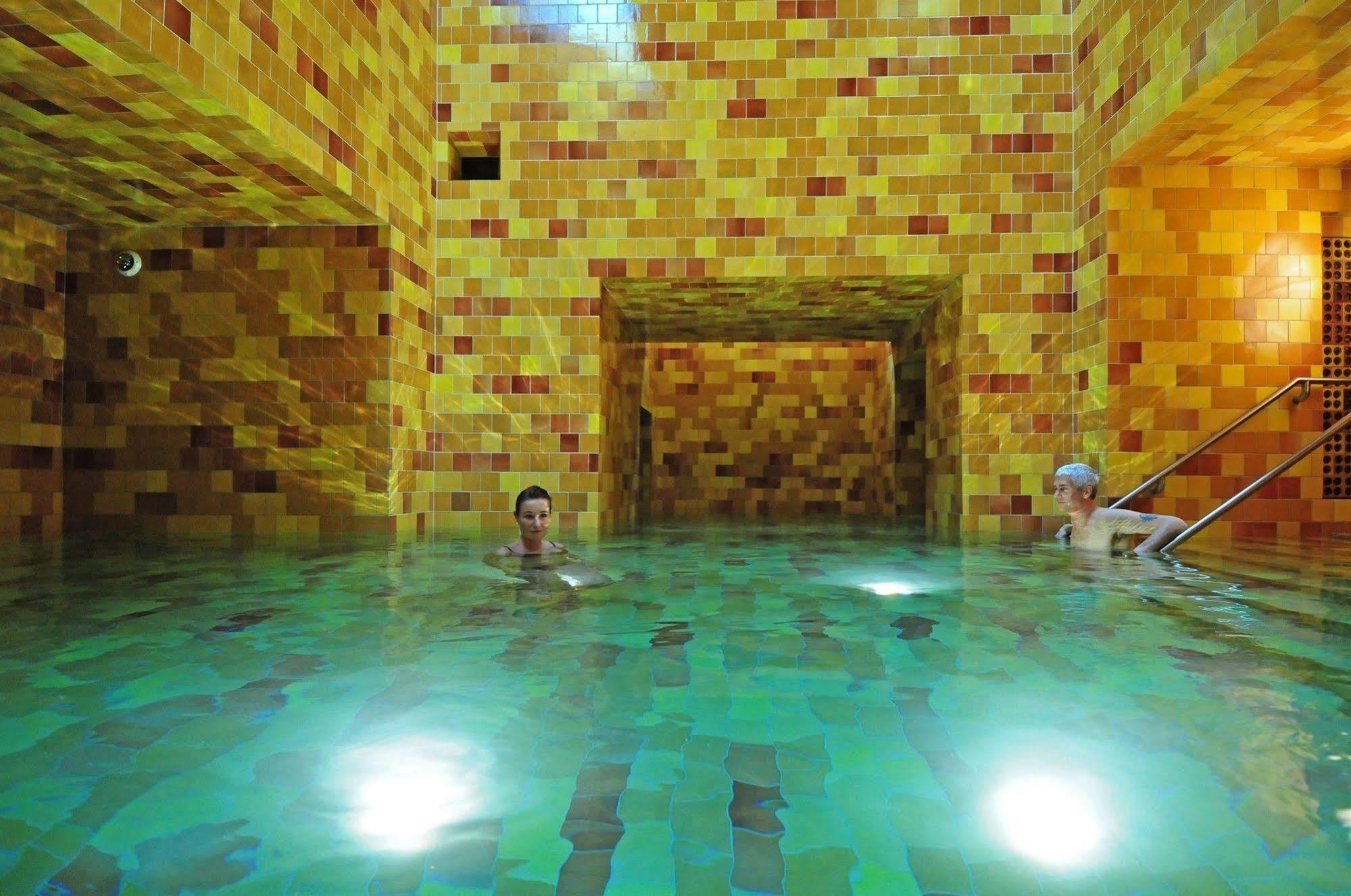ホテル ドナッツ サメーダン エクステリア 写真